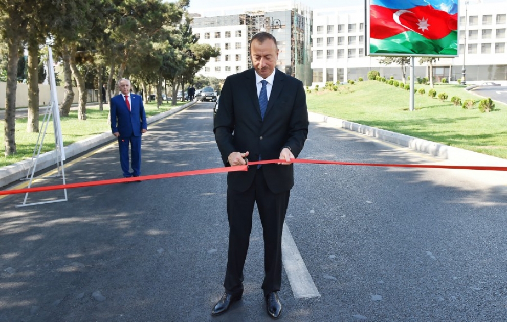 Pishavary-, Dschavadkhan-und Hussein Seyidzadehstraßen in Baku sind nach Rekonstruktionsarbeiten erneut zur Nutzung überlassen VIDEO