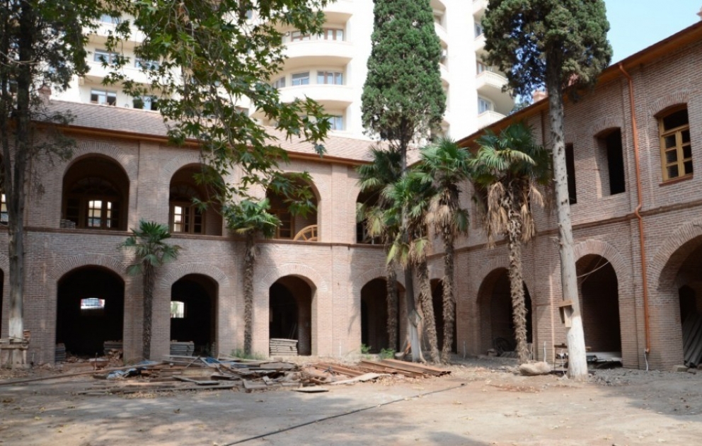 Gəncə şəhərindəki Şah Abbas karvansarayının bərpası başa çatmaq üzrədir VİDEO