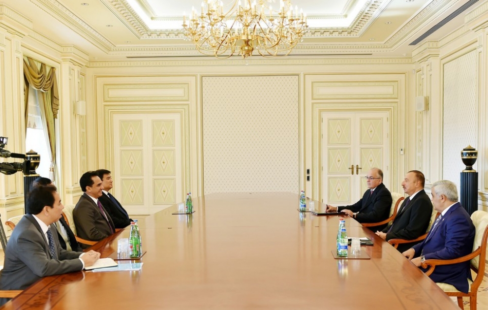 Präsident Ilham Aliyev hat eine Delegation um Chef von malaysischem Unternehmen „Petronas“ empfangen VIDEO