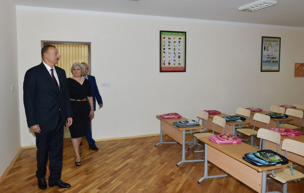 Le président Ilham Aliyev s'est rendu au lycée №264 complètement reconstruit VIDEO