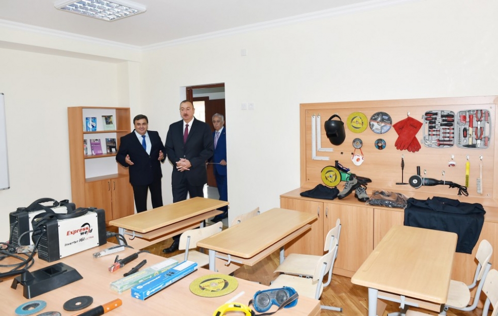 Berufslyzeum Nr.5 im Khatai Rayon von Baku ist nach Rekonstruktionsarbeiten am Vorabend des neuen Schuljahres wieder zur Nutzung übergeben VIDEO
