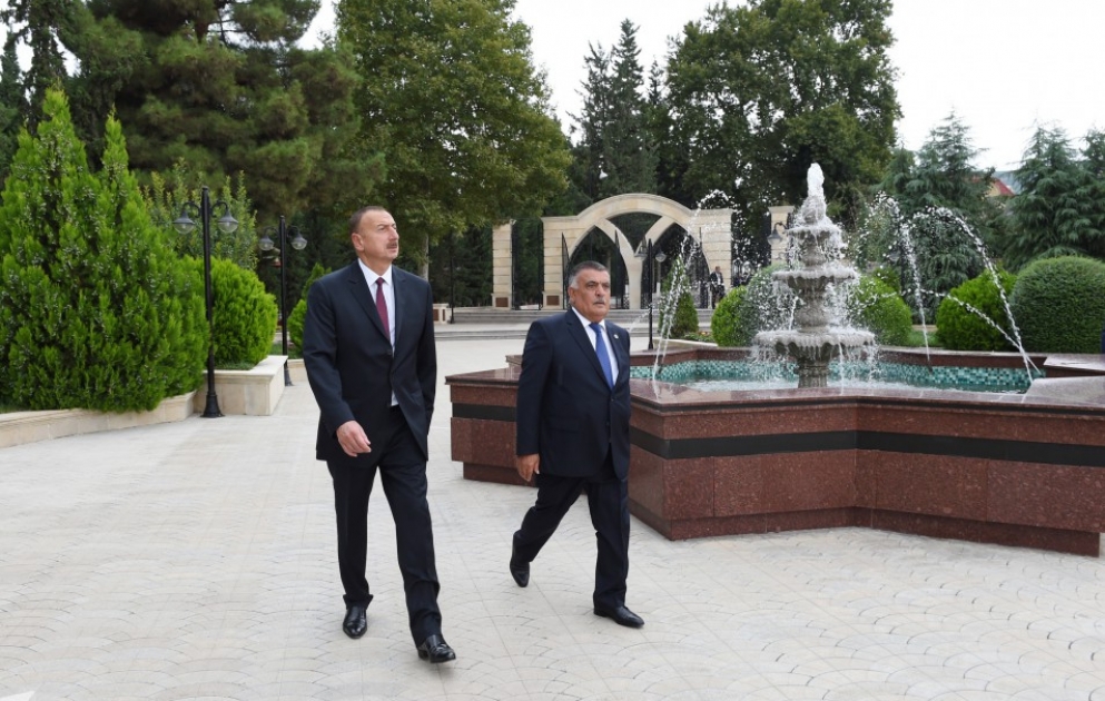 Visite d'Aghsou : Le Président Ilham Aliyev rend hommage au leader national VIDEO