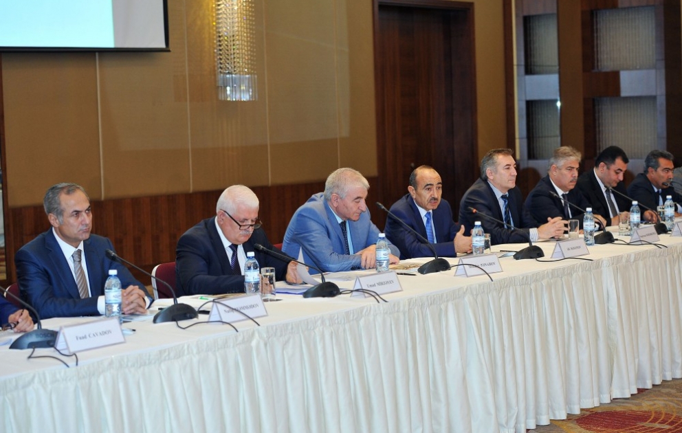 “Azərbaycan Respublikasının Milli Məclisinə seçkilər: seçkiqabağı təşviqat prosesində KİV-lərin rolu və vəzifələri” mövzusunda seminar-müşavirə keçirilib [YENİLƏNİB] VİDEO
