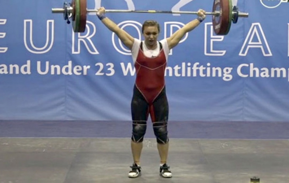 Aserbaidschanische Athletin holt Gold bei den Gewichtheber-Europameisterschaften VIDEO