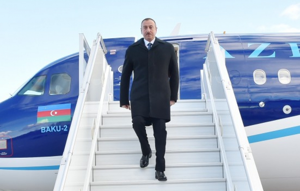 Präsident Ilham Aliyev ist zu Arbeitsbesuch in Kasachstan angekommen VIDEO