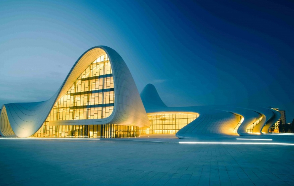 Le Centre Heydar Aliyev sera illuminé en bleu samedi, pour la Journée des Nations Unies VIDEO