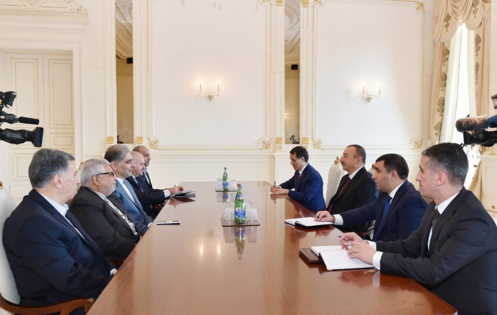 Le président de la République reçoit une délégation menée par le gouverneur de la province de l'Azerbaïdjan oriental VIDEO