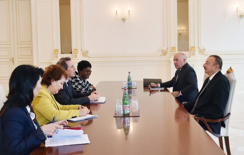Le président Ilham Aliyev s'est entretenu avec le vice-président de la Banque mondiale VIDEO