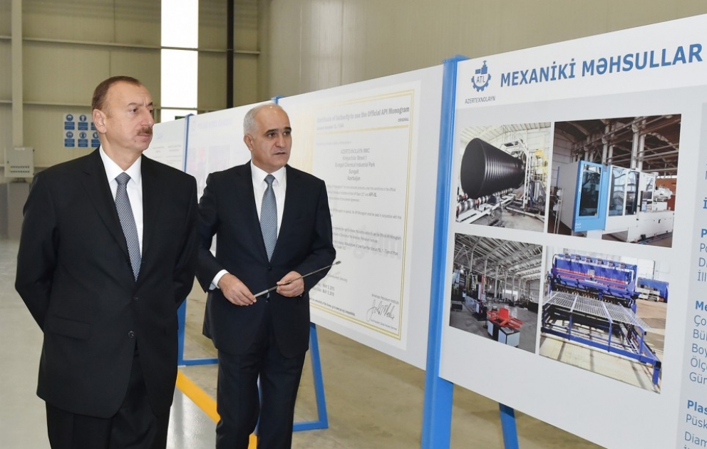 Präsident Ilham Aliyev weit in Sumgait neues Werk zur Herstellung von technischen Anlagen ein VIDEO