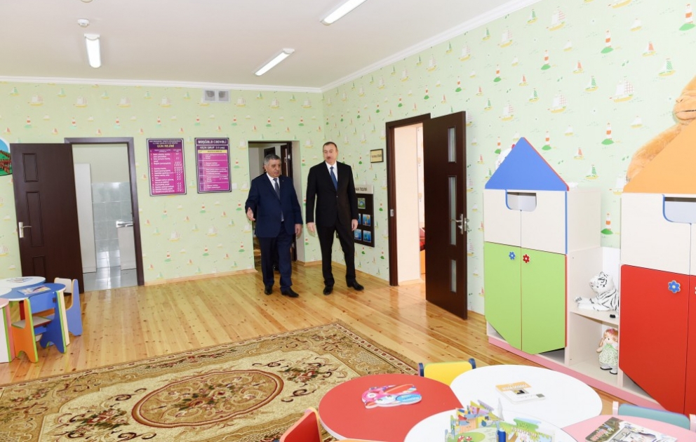 Auf Initiative der Heydar Aliyev Stiftung in Zakatala gebauter moderner Kindegarten zur Nutzung von Kleinen überlassen VIDEO