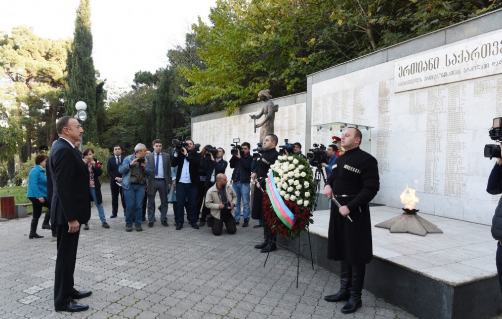 Tbilissi : la visite du Mémorial des Héros VIDEO