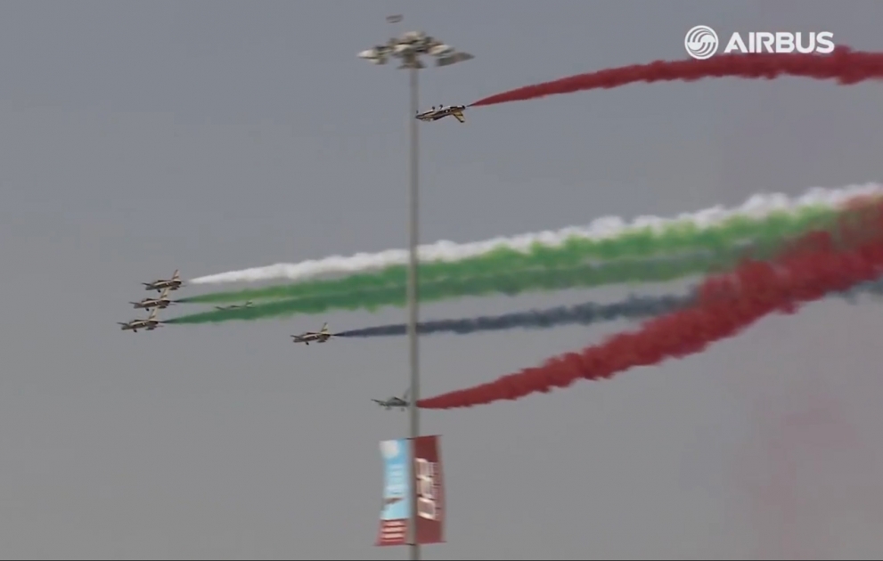В Дубае открылся международный авиасалон Dubai Airshow 2015 ВИДЕО