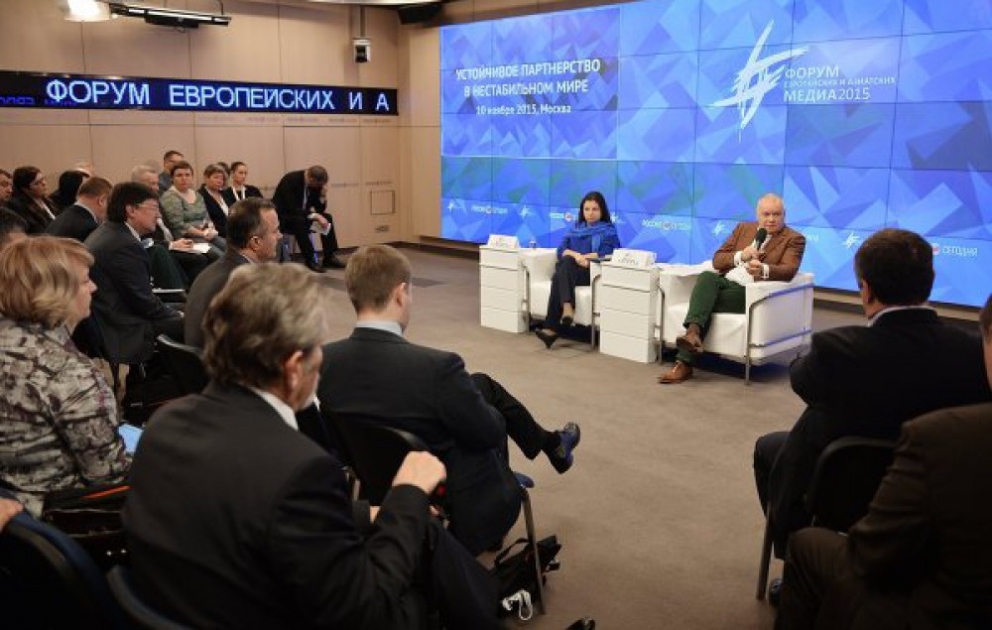 Dmitri Kiselyov: “Azərbaycan kimi ölkələri bir əlin barmaqları ilə saymaq olar” VİDEO