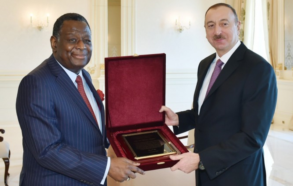UN-Bevölkerungsfonds zeichnet Aserbaidschans Präsident Ilham Aliyev aus VIDEO