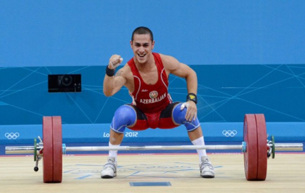Azərbaycan millisi ağır atletika üzrə dünya çempionatında ilk medalını qazanıb VİDEO