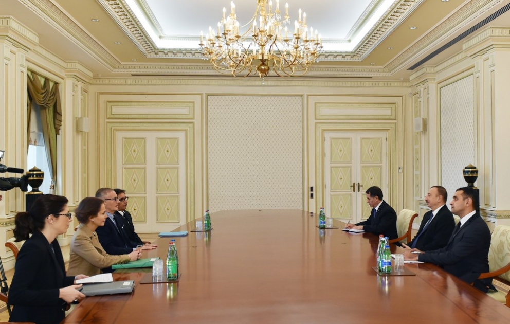 Aserbaidschans Präsident Ilham Aliyev hat eine Delegation um das Mitglied der französischen Regierung André Vallini empfangen VIDEO
