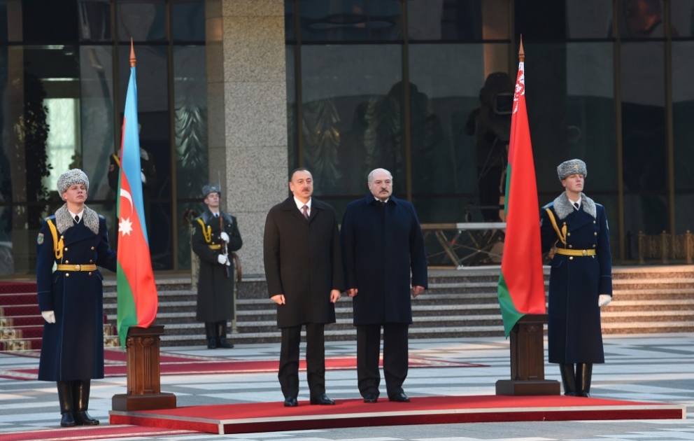 Offizieller Empfang des Präsidenten von Aserbaidschan Ilham Aliyev in Belarus VIDEO
