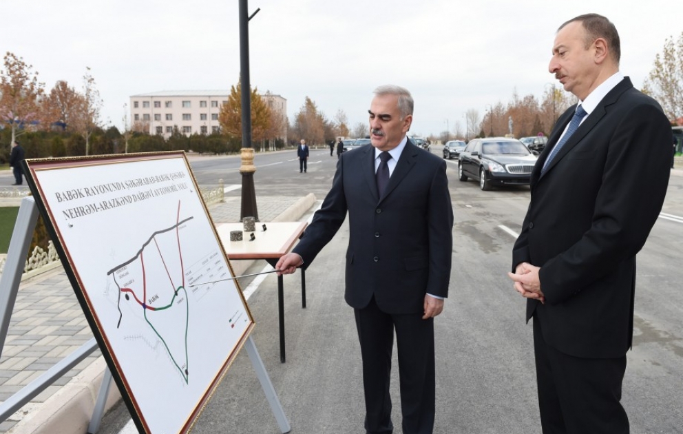 Le président Ilham Aliyev a participé à l’ouverture du périphérique Chekerabad-bourg de Babek-Nehram-Arazkend VIDEO