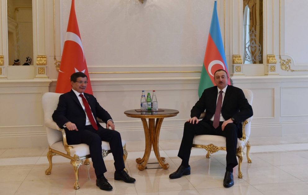 President Ilham Aliyev and Prime Minister of Turkey Ahmet Davutoglu held a one-on-one meeting VIDEO