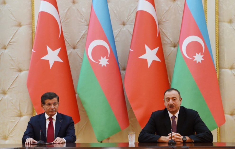 Prezident İlham Əliyev və Baş nazir Əhməd Davudoğlu mətbuata bəyanatlarla çıxış ediblər VİDEO