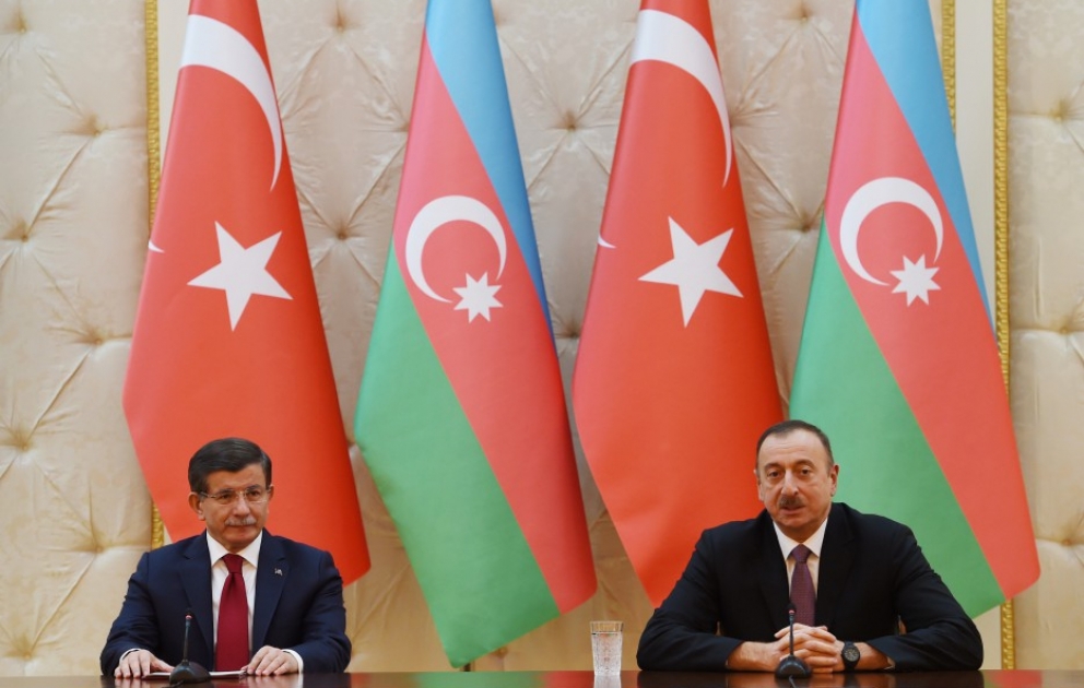 President Ilham Aliyev and Turkish Prime Minister Ahmet Davutoglu made statements for the pressVIDEO