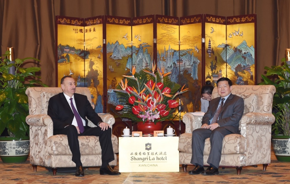 Le président Ilham Aliyev a rencontré le gouverneur du Shaanxi e Chine VIDEO
