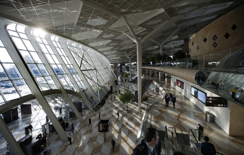Bakou : un orchestre symphonique se réunit pour un flash mob à l’aéroport Heydar Aliyev VIDEO
