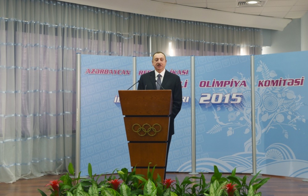 Le président Ilham Aliyev participe à la cérémonie consacrée au bilan sportif de 2015 VIDEO