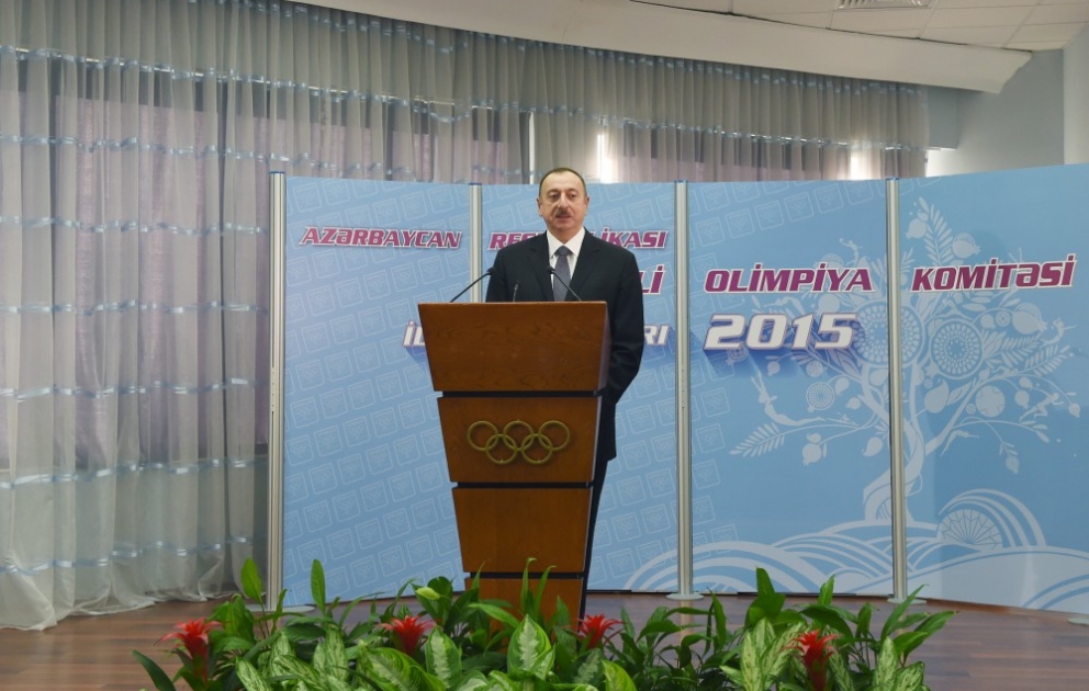 Präsident Ilham Aliyev nimmt an einer Veranstaltung gewidmet den Sportergebnissen des Jahres 2015 teil VIDEO