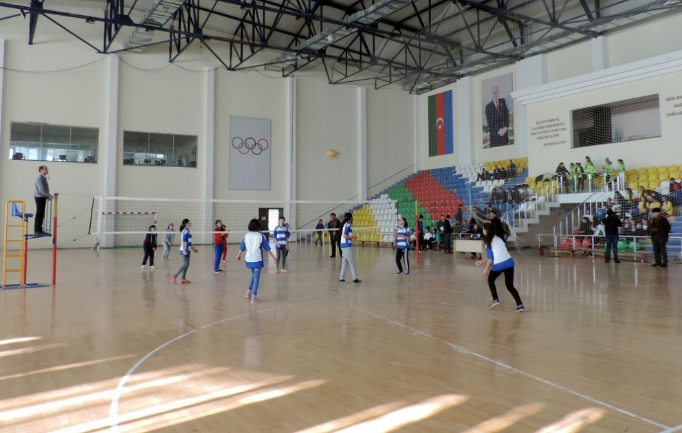 Qusarda məktəbli qızlar voleybol birinciliyində qüvvəsini sınayır VİDEO