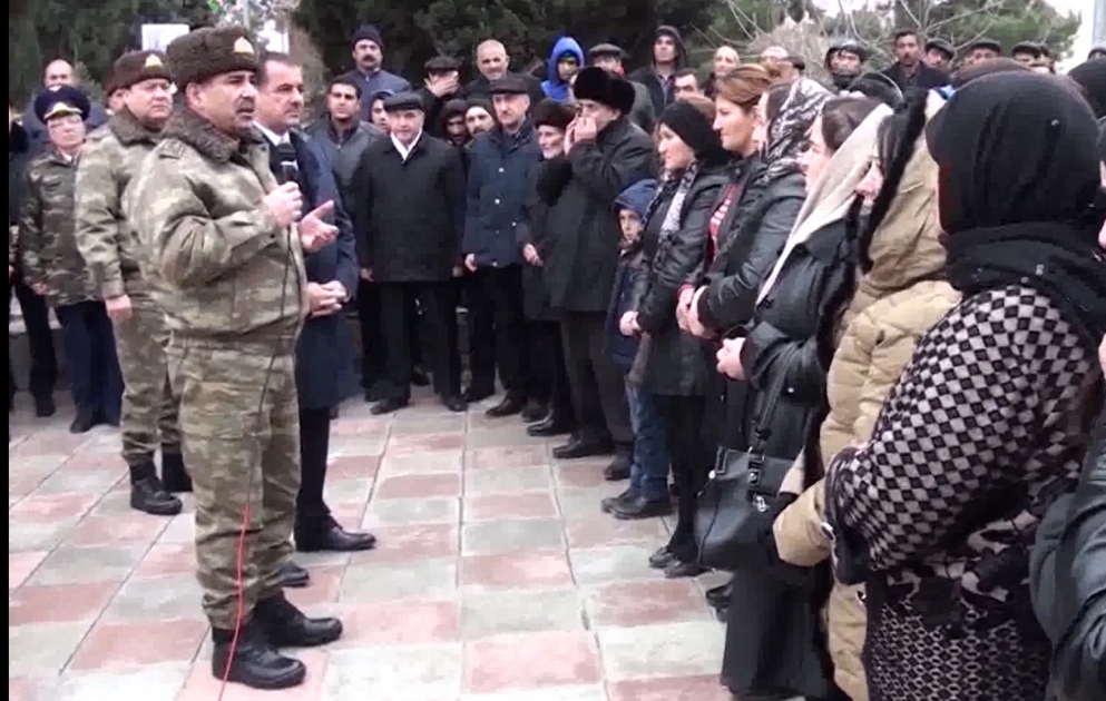 Mинистр обороны принял участие в "Дне открытых дверей" в Гяндже ВИДЕО