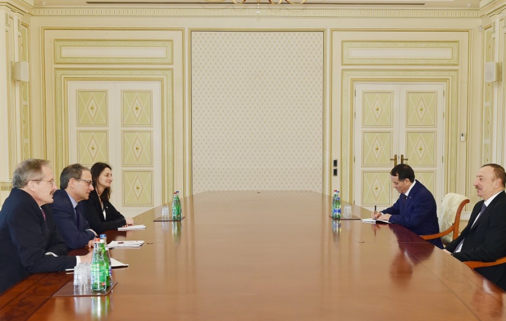 Aserbaidschans Präsident Ilham Aliyev empfängt Direktor für europäische Angelegenheiten im Nationalen Sicherheitsrat der Vereinigten Staaten VIDEO