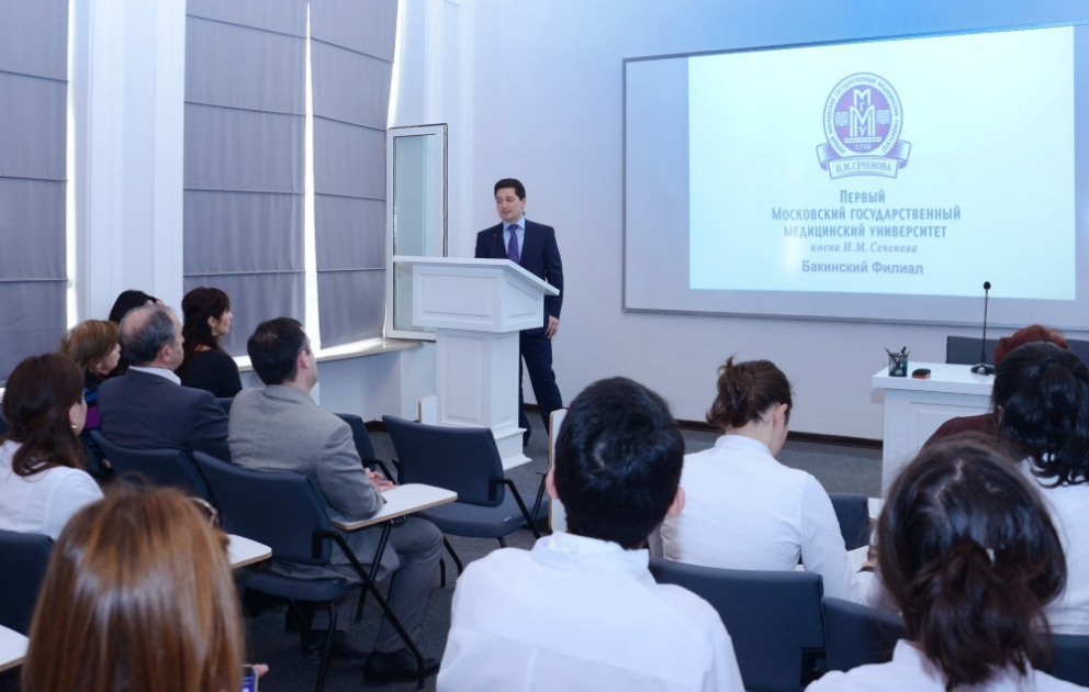 İ.M. Seçenov adına Birinci Moskva Dövlət Tibb Universitetinin Bakı filialının kollektivi 20 Yanvar faciəsi qurbanların xatirəsini yad edib VİDEO