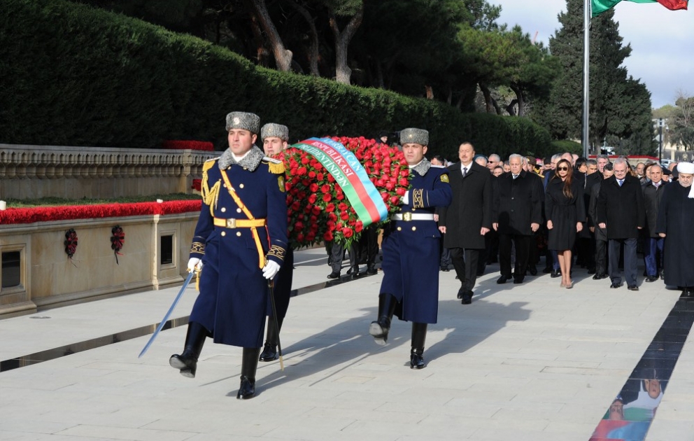 Le président Ilham Aliyev a rendu hommage à la mémoire des victimes VIDEO