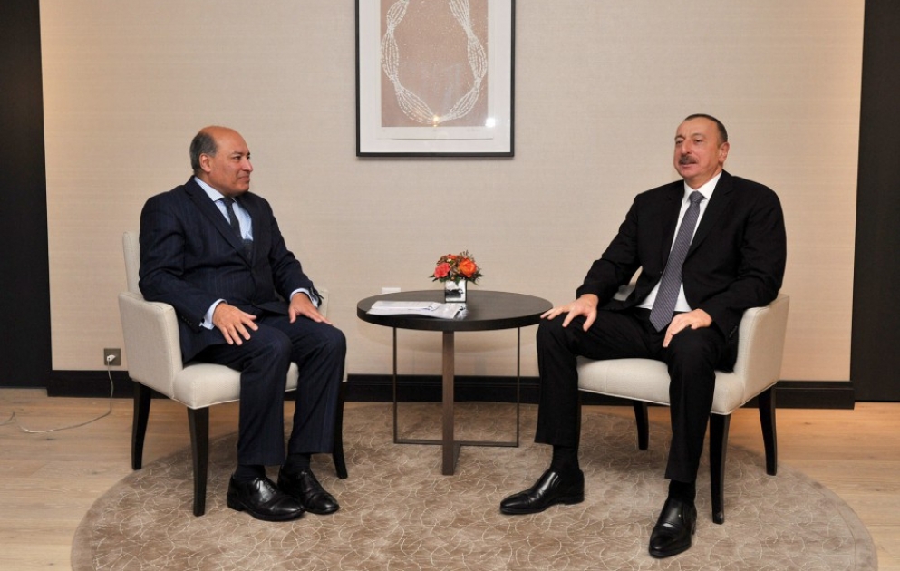 Treffen von Präsident Ilham Aliyev mit EBWE-Präsident VIDEO