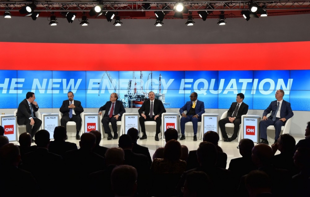 Davos : le président Ilham Aliyev assiste à la session au sujet du nouvel équilibre des pouvoirs VIDEO