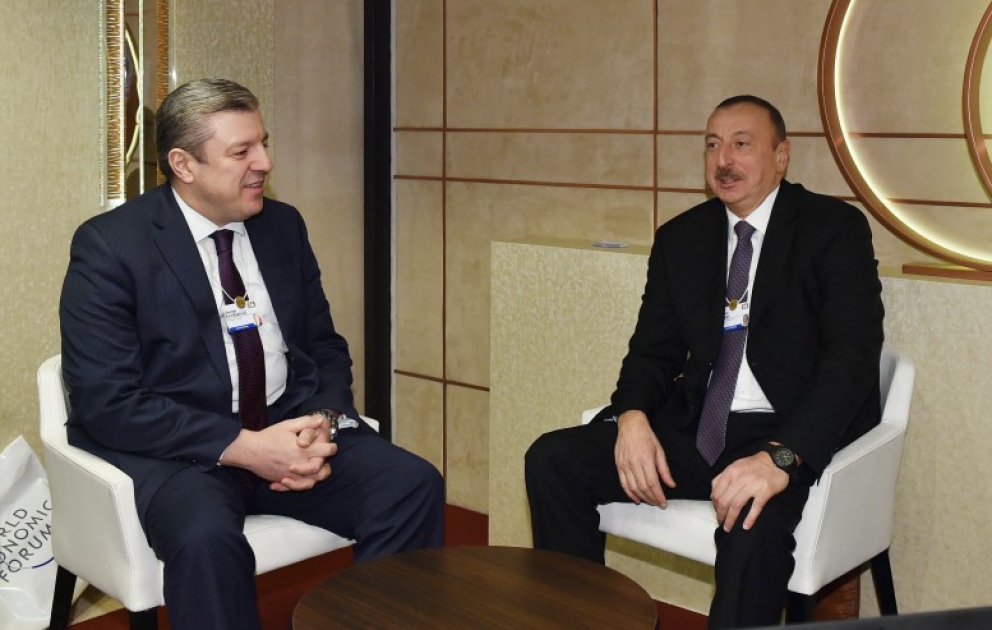 Präsident Ilham Aliyev trifft sich in Davos mit Premierminister von Georgien VIDEO