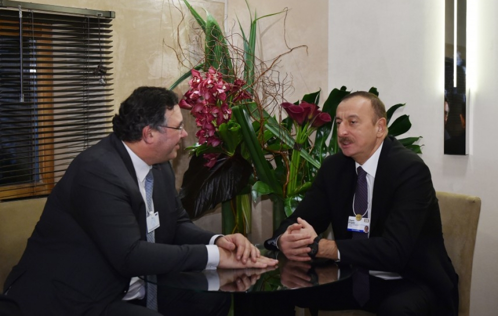 President Ilham Aliyev met with Chief Executive Officer of Total in Davos VIDEO