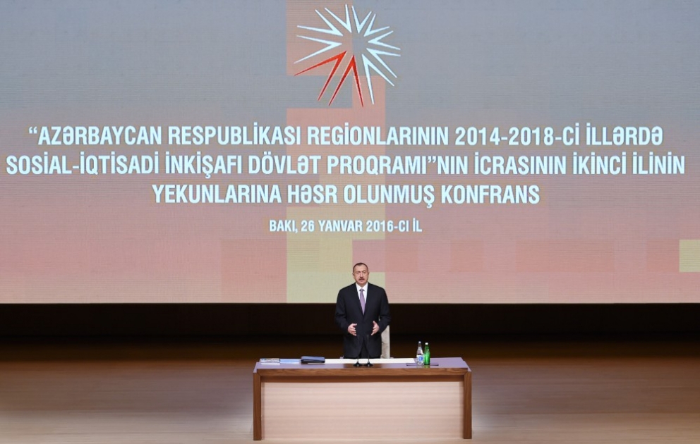 Le président Ilham Aliyev a participé à la conférence consacrée au bilan de la deuxième année de la mise en œuvre du programme d’Etat sur le développement socioéconomique des régions en 2014-2018 VIDEO