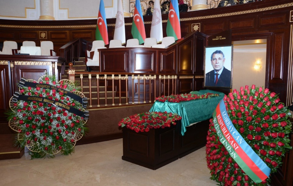 Всемирно известного ученого, академика Джалала Алиева проводили в последний путь ВИДЕО