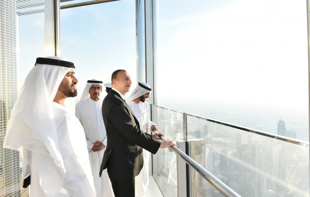 Le président Ilham Aliyev visite Burj Khalifa à Doubaï VIDEO