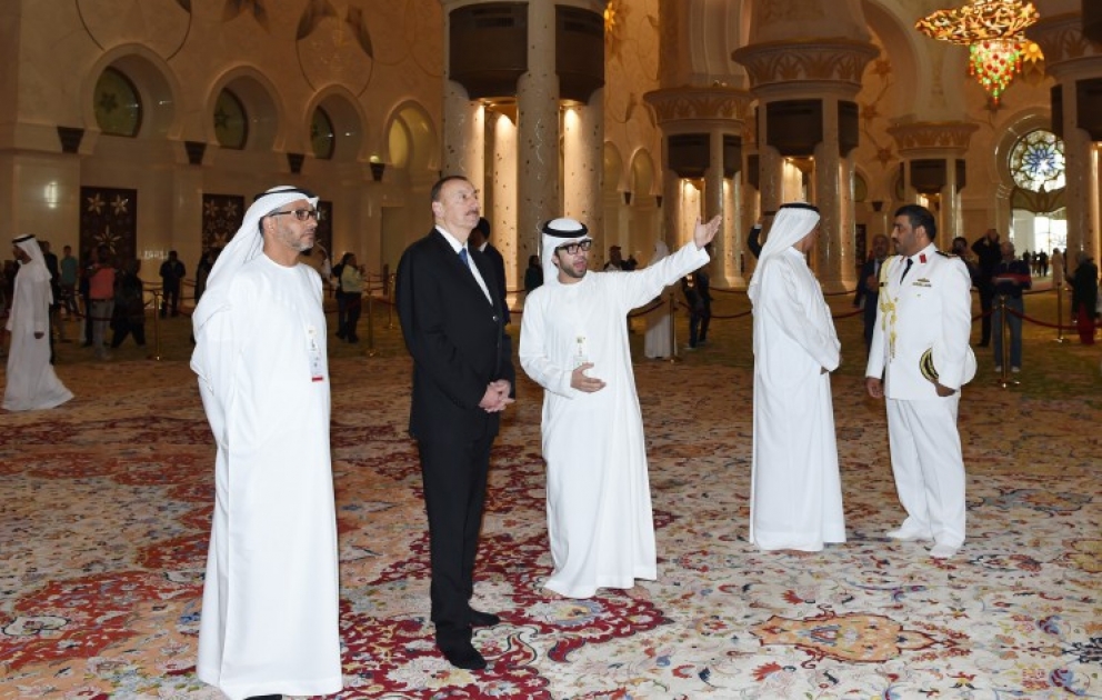 Le président Ilham Aliyev visite la Grande Mosquée Cheikh Zayed à Abou Dabi VIDEO