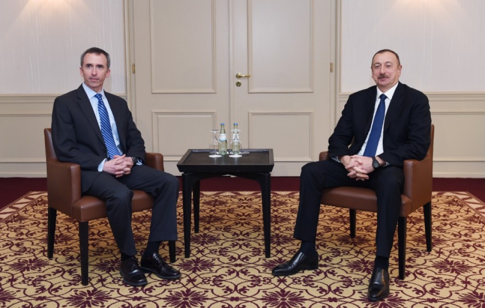 Azərbaycan Prezidenti İlham Əliyev ABŞ müdafiə katibinin kəşfiyyat üzrə müavini ilə görüşüb VİDEO