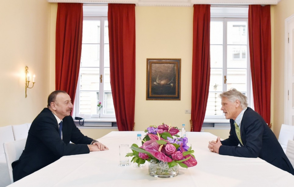 Entretien du président azerbaïdjanais Ilham Aliyev avec le gérant associé de la société Goetzpartners VIDEO