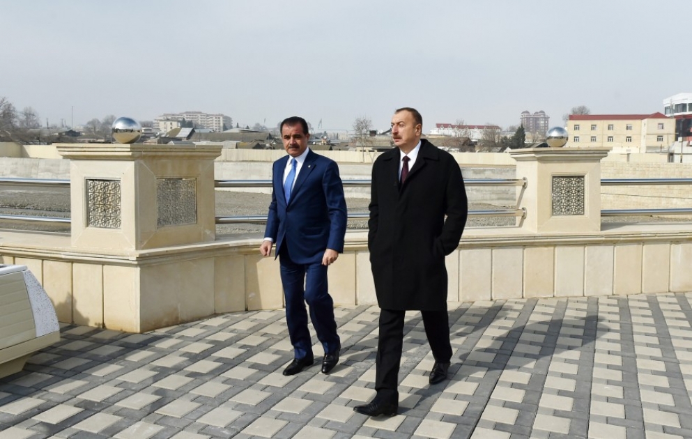 Le président de la République dans le parc au bord de Gandjatchaï VIDEO