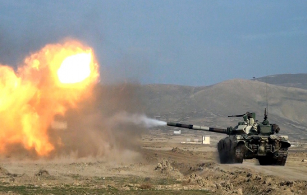 Hərbi birliklərdə tank heyətlərinin yarışları keçirilir VİDEO
