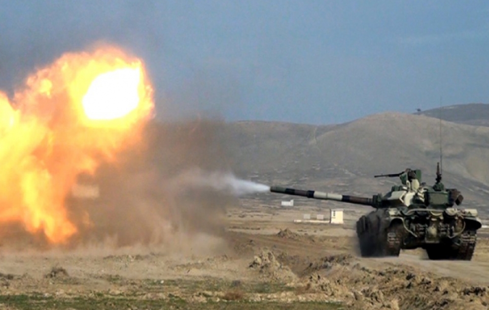 In militärischen Einheiten finden Wettbewerbe „Die beste Panzerbesatzung“ statt VIDEO