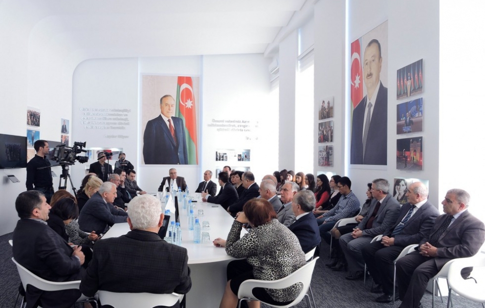 Dövlət İdarəçilik Akademiyasında Xocalı soyqırımı qurbanlarının xatirəsi anılıb VİDEO