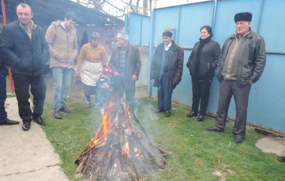 Axıska türkləri Od çərşənbəsini təmtəraqla qeyd edirlər VİDEO