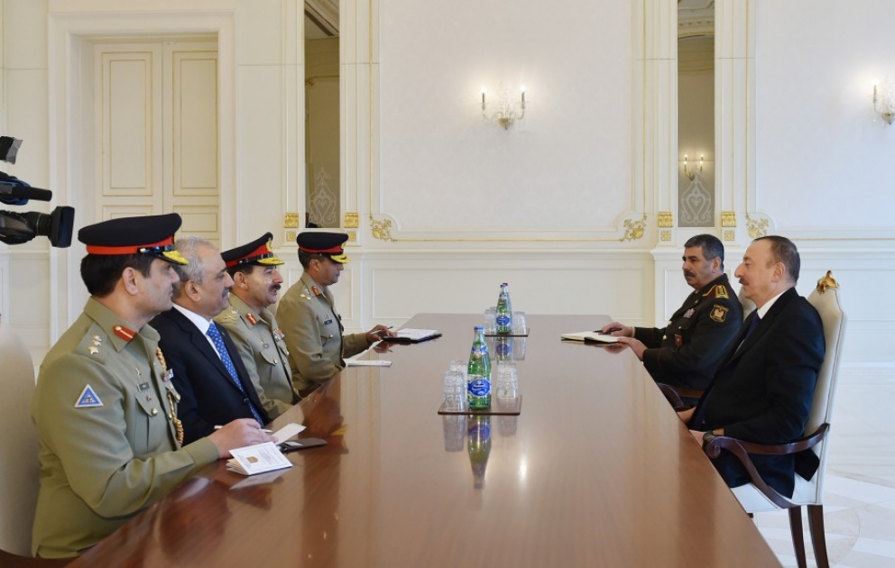 Aserbaidschans Präsident Ilham Aliyev empfängt eine pakistanische Delegation VIDEO